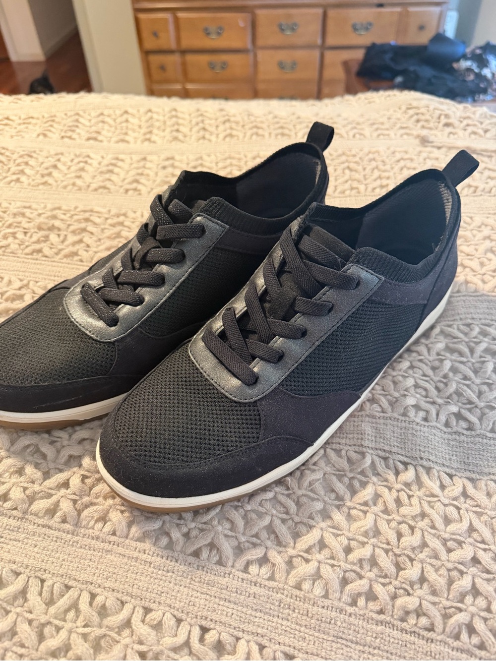 Life Stride Women's Black and White Casual Sneakers